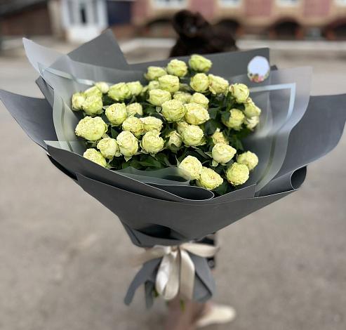 Букет Белые кустовые розы Солинеро в Кадошкино