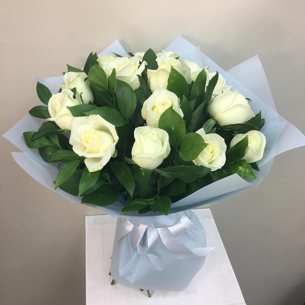Букет 15 Белых роз Проуд в Кадошкино