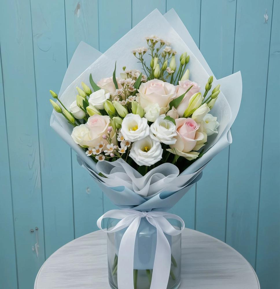 Букет цветов из: Розы и Лизиантусы в Кадошкино