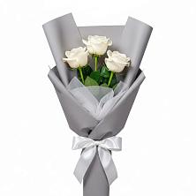 Букет 3 белые розы в Кадошкино