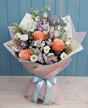 Букет цветов из:  Лизиантусы, Розы, Альстромерии и Гипсофила в Кадошкино