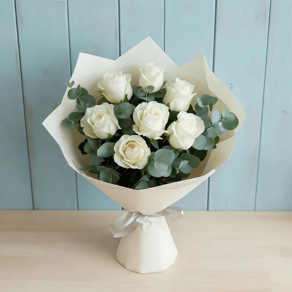 Букет Белые розы в Эвкалипте в Кадошкино