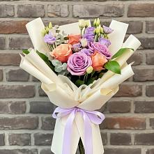 Букет цветов из:  Лизиантусы и Розы в Кадошкино