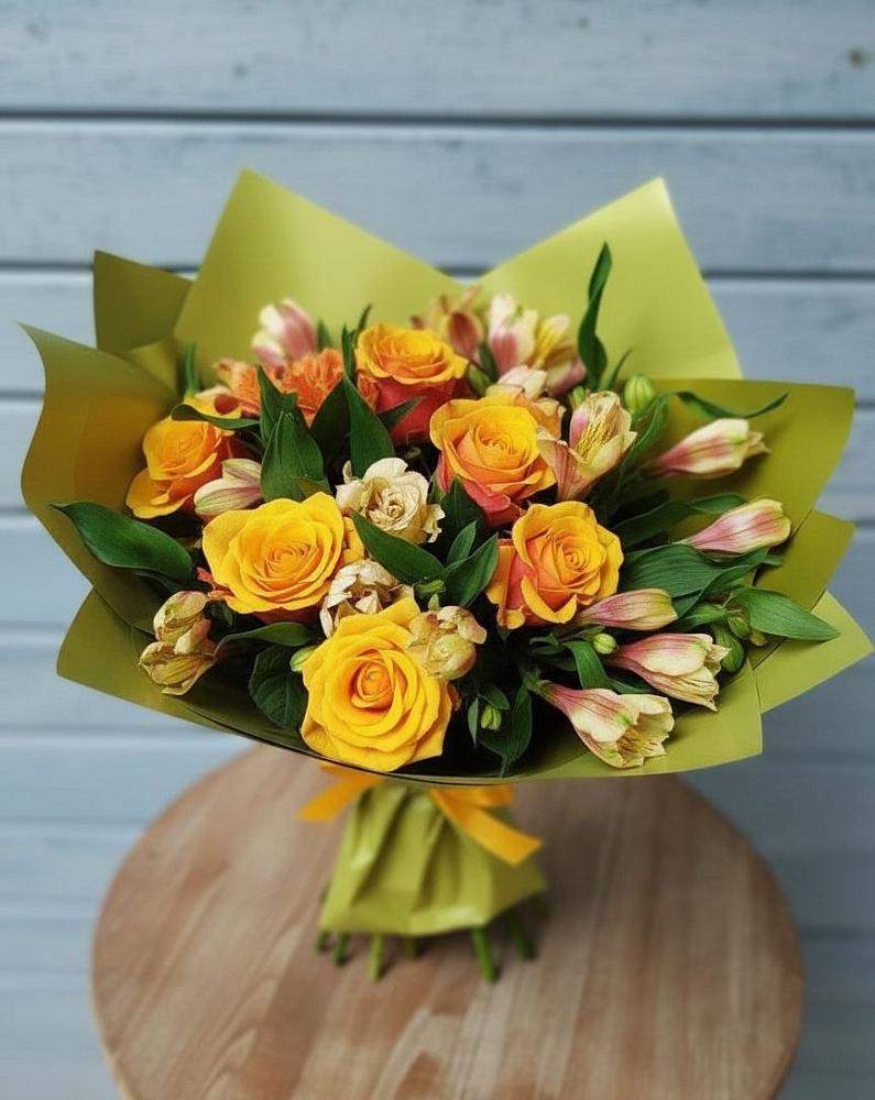 Букет цветов из: Альстромерии и Розы в Кадошкино