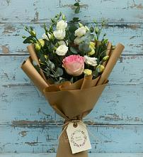 Букет цветов из:  Розы и Лизиантусы в Кадошкино