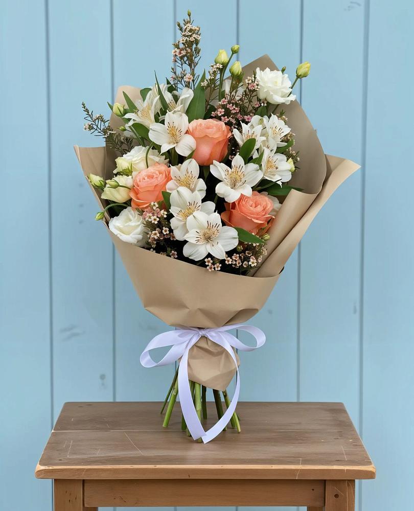 Букет цветов из: Альстромерии, Лизиантусы, Розы и Хризантемы в Кадошкино