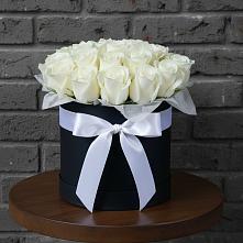 Цветочная композиция из Розы в шляпной коробке в Кадошкино