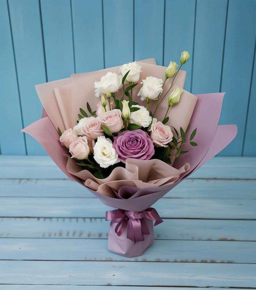 Букет цветов из: Розы и Лизиантусы в Кадошкино